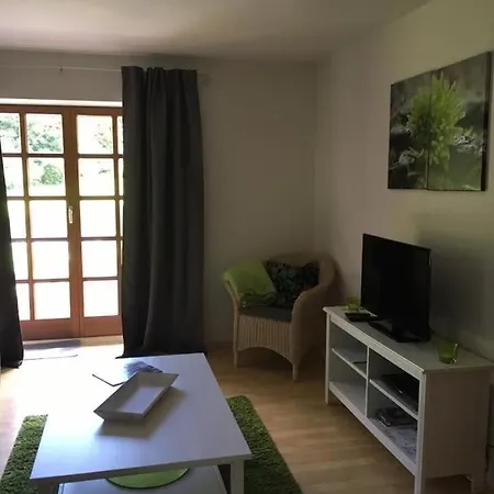 Schoenk In Lägenhet *